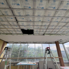 【DIY最大の難関】心が折れそう…！でも、やるしかない天井貼りのリアル